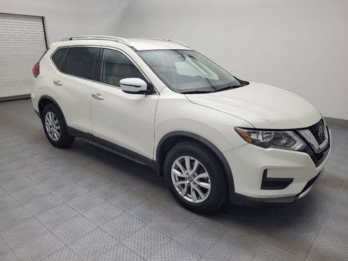 Used 2018 Nissan Rogue SV image 11