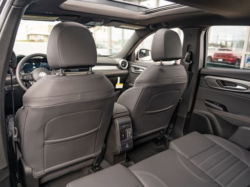 New 2025 Alfa Romeo Tonale w/ Premium Package image 16