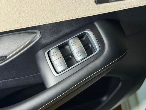 Used 2016 Mercedes-Benz S 550 Sedan w/ Premium Package image 34