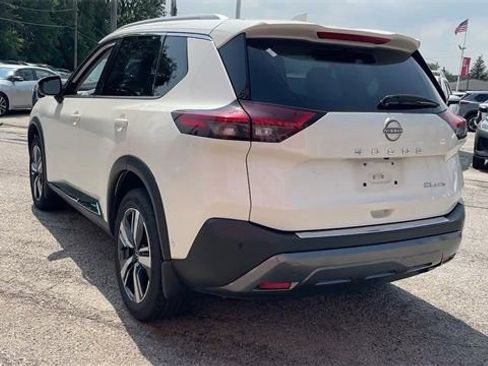 Used 2023 Nissan Rogue SL w/ SL Premium Package image 5