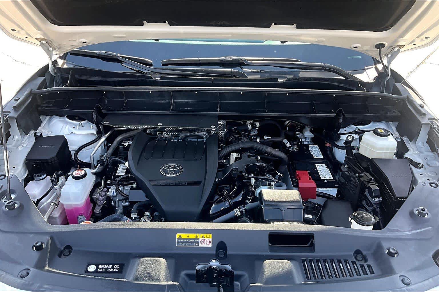Used 2025 Toyota Highlander XLE FWD image 30