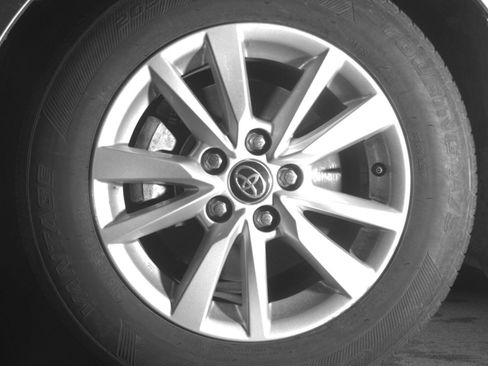 Used 2025 Toyota Camry LE FWD image 21