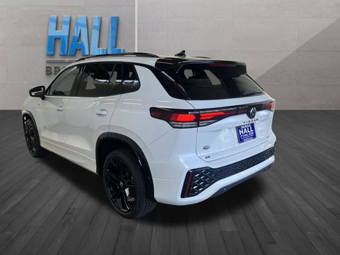 New 2026 Volkswagen Tiguan SE R-Line image 3