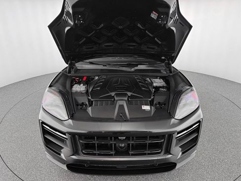 Used 2024 Porsche Cayenne Turbo GT image 34