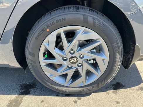 New 2026 Hyundai Elantra Hybrid FWD image 14