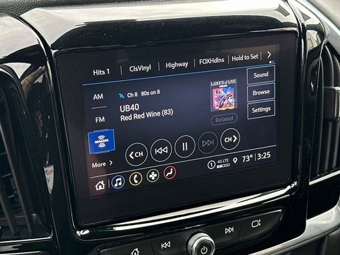 Used 2023 Chevrolet Traverse LT image 18