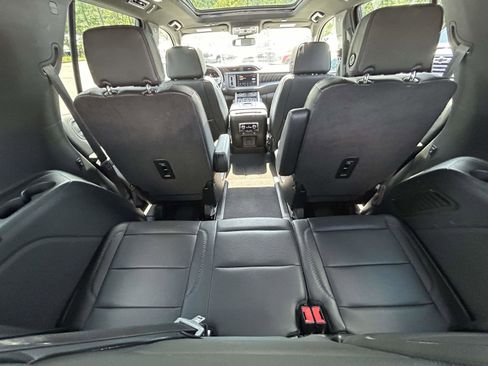 Used 2024 GMC Yukon Denali RWD image 16