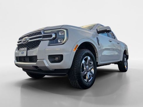 Used 2025 Ford Ranger Lariat w/ Chrome Accent Package image 25