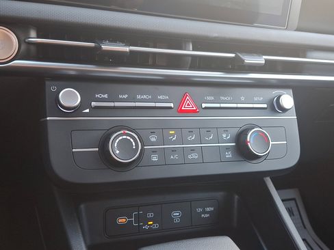 New 2026 Hyundai Tucson SE image 8