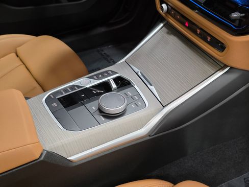 Used 2025 BMW 330i xDrive Sedan w/ Premium Package image 39