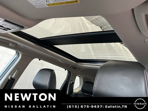 Used 2023 Nissan Rogue SV w/ SV Premium Package AWD/4WD image 9