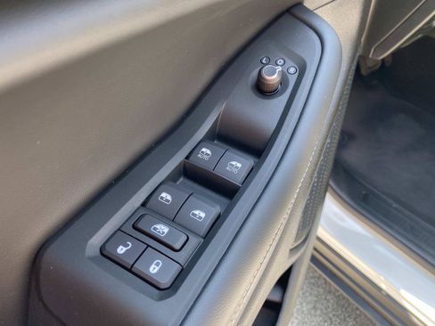 Used 2025 Jeep Grand Cherokee Laredo X w/ Luxury Tech Group I RWD image 22