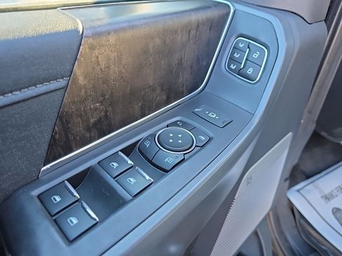 Used 2023 Ford F350 Lariat w/ Chrome Package image 12