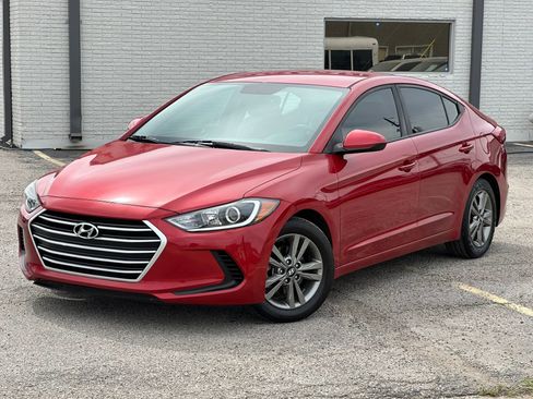 Used 2018 Hyundai Elantra SEL image 2