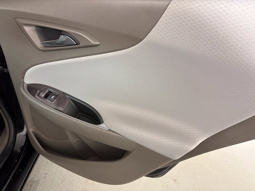 Used 2020 Chevrolet Malibu LS FWD image 36