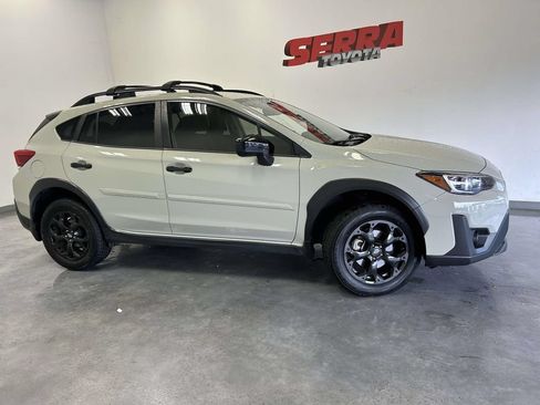 Used 2023 Subaru Crosstrek 2.0i Premium w/ Popular Package #4A AWD/4WD image 2