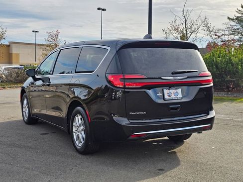 New 2026 Chrysler Pacifica Select image 7