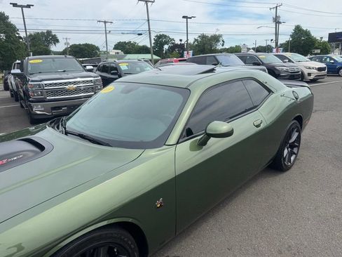 Used 2019 Dodge Challenger R/T Scat Pack w/ Shaker Package RWD image 12