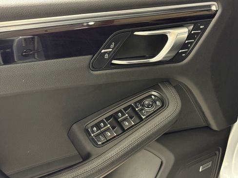 Used 2020 Porsche Macan S image 24