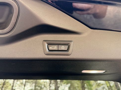 Used 2022 BMW X5 xDrive40i w/ M Sport Package AWD/4WD image 18