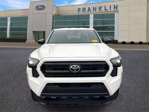 Used 2024 Toyota Tacoma SR image 2