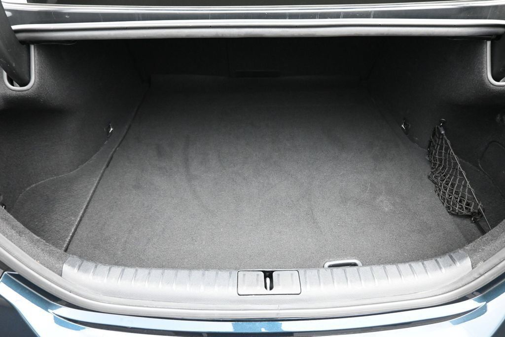 Used 2024 Genesis G70 2.5T RWD image 15