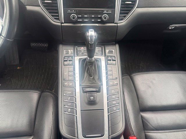 Used 2018 Porsche Macan GTS AWD/4WD image 23