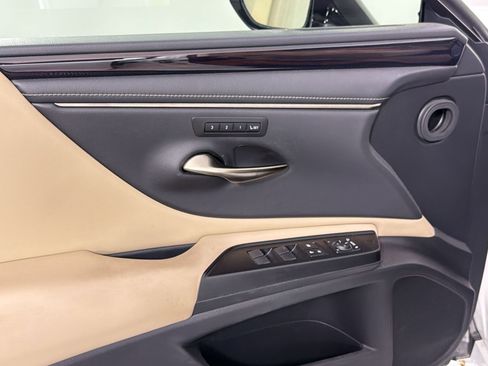 Used 2020 Lexus ES 350 w/ Premium Package FWD image 11