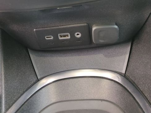 Used 2022 Chevrolet Malibu LT image 30