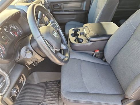 Used 2024 RAM 2500 Tradesman w/ Chrome Appearance Group image 18