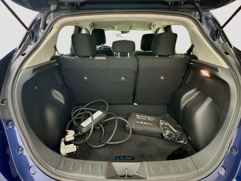 Used 2025 Nissan Leaf S image 29