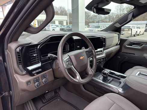 Used 2022 Chevrolet Silverado 1500 LTZ image 11