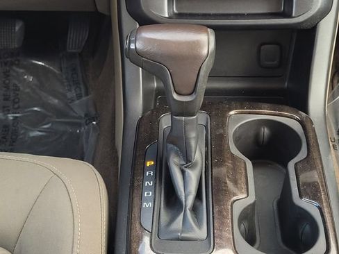Used 2015 GMC Canyon SLE RWD image 19
