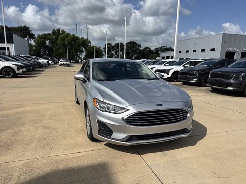 Used 2019 Ford Fusion S FWD image 8