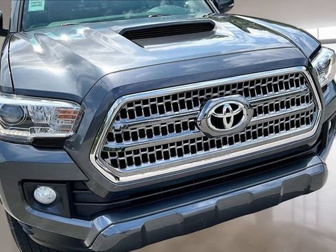 Used 2016 Toyota Tacoma TRD Sport w/ Premium & Technology Package AWD/4WD image 27