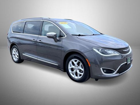 Used 2020 Chrysler Pacifica Limited FWD image 3