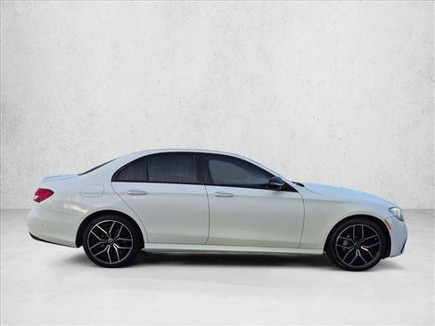 Used 2022 Mercedes-Benz E 450 4MATIC Sedan image 4