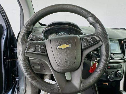 Used 2017 Chevrolet Trax LT FWD image 11