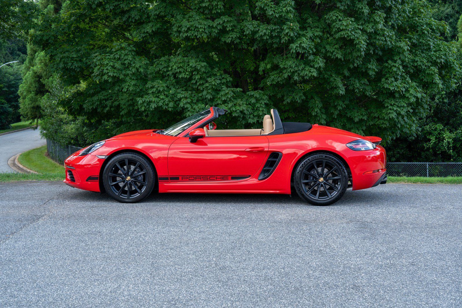 Used 2017 Porsche 718 Boxster RWD image 2