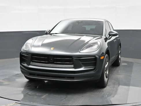 Used 2024 Porsche Macan AWD/4WD image 12