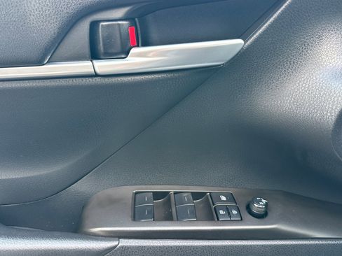 Used 2023 Toyota Camry LE w/ Convenience Package image 11