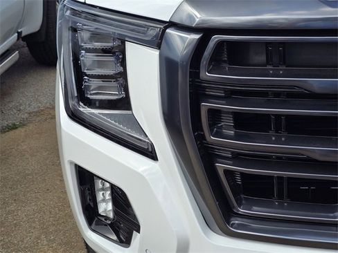 Used 2024 GMC Yukon AT4 w/ Technology Package image 3