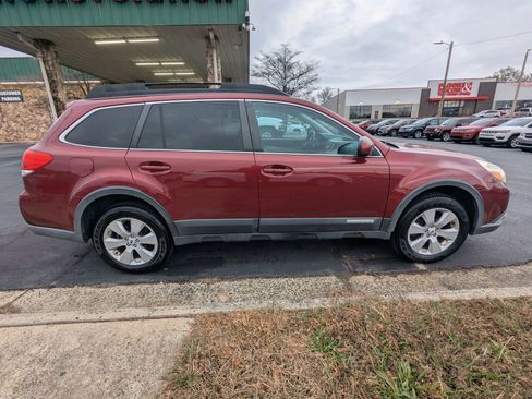 Used 2011 Subaru Outback 2.5i Limited w/ PWR Moonroof Pkg image 8