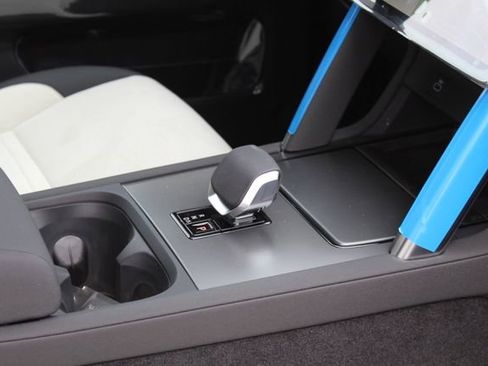 New 2025 Land Rover Discovery Sport S image 24