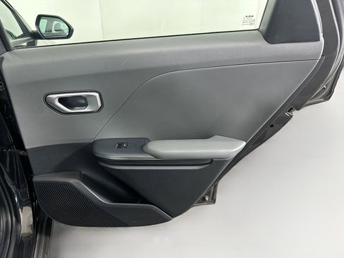 Used 2025 Kia K4 LXS image 28