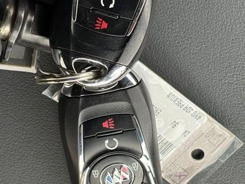 Used 2024 Buick Enclave Premium image 25