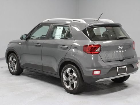 Certified 2024 Hyundai Venue SEL FWD image 10