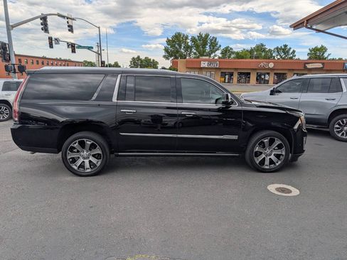 Used 2017 Cadillac Escalade ESV Platinum AWD/4WD image 8