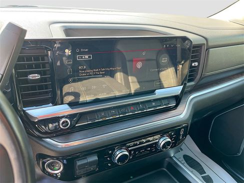 Used 2024 GMC Sierra 2500 SLT w/ SLT Premium Package image 15