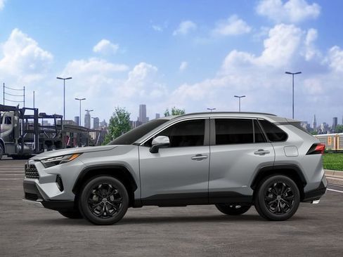 New 2025 Toyota RAV4 SE image 3